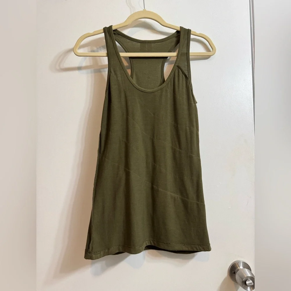 Eyeshadow Ruffle Tank Top S